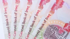 الدينار تحت اختبار التزوير.. تحذيرات من عملات مزيفة وشبكات عابرة للحدود